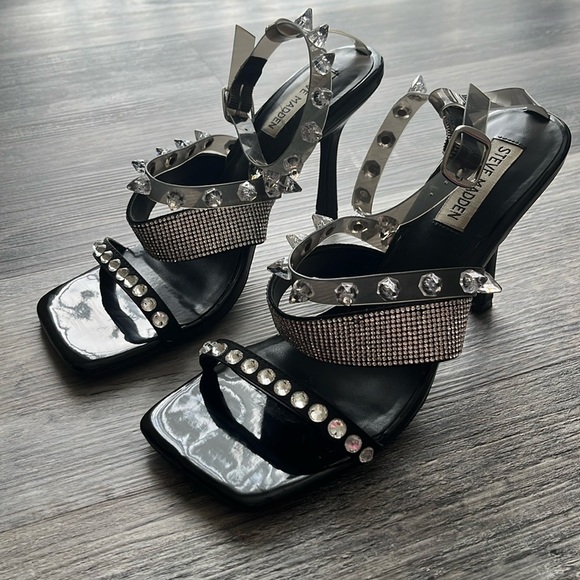 Steve Madden Shoes - 🌴 Steve Madden Stud & Diamond Heel